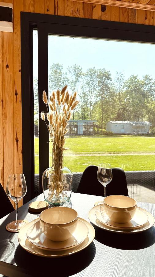 Luxe Tiny House Bij Het Leekstermeer Matsloot Экстерьер фото