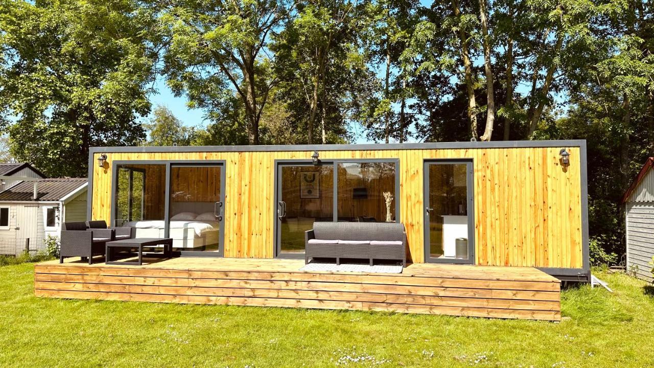 Luxe Tiny House Bij Het Leekstermeer Matsloot Экстерьер фото