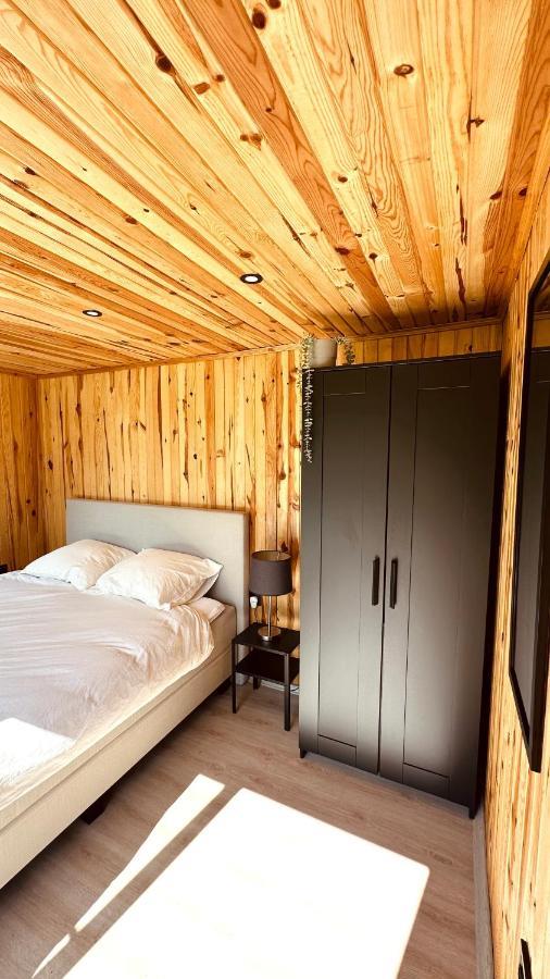 Luxe Tiny House Bij Het Leekstermeer Matsloot Экстерьер фото
