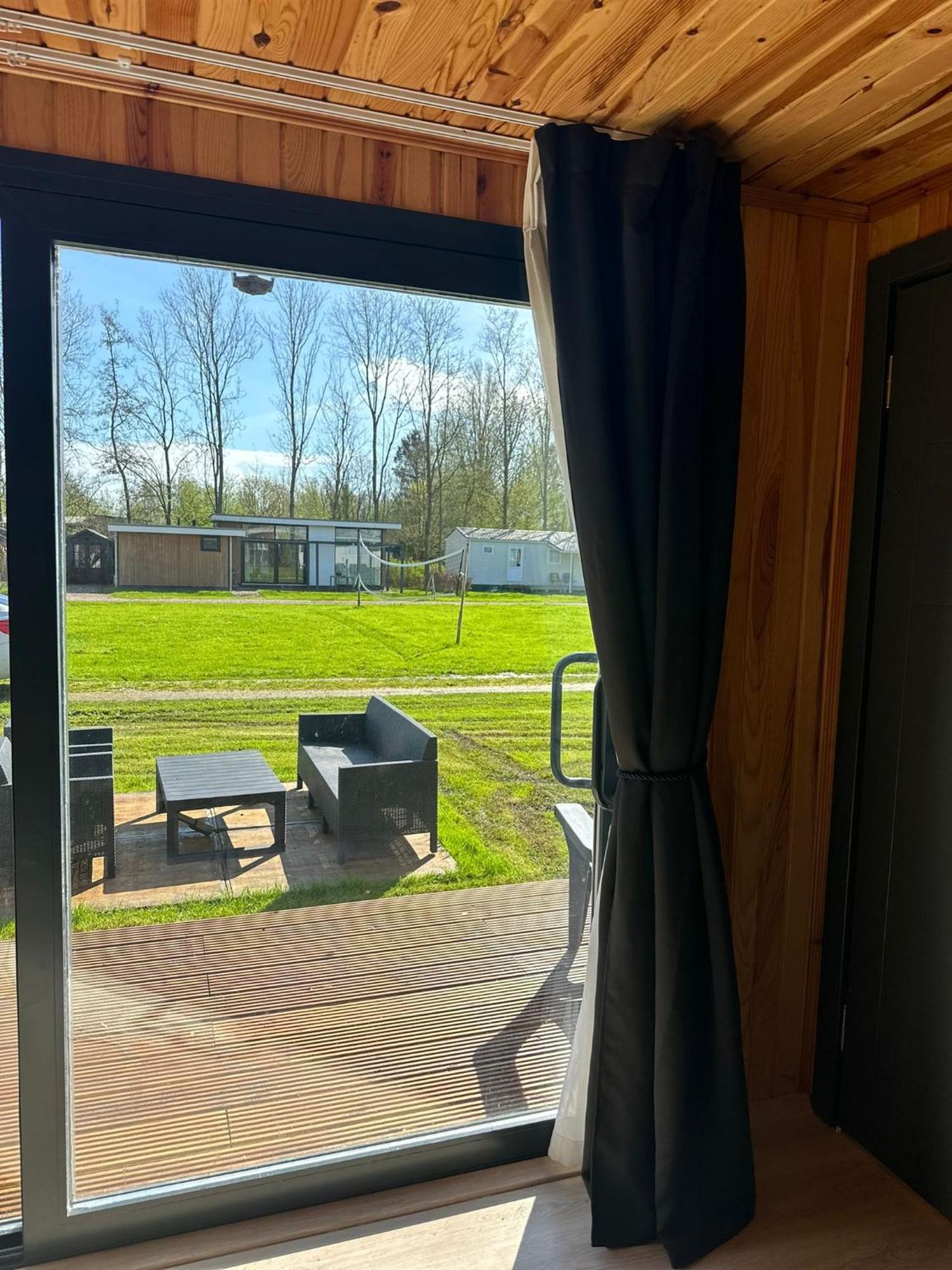 Luxe Tiny House Bij Het Leekstermeer Matsloot Экстерьер фото